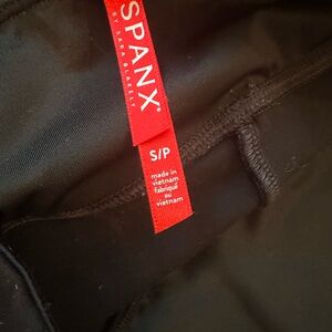 Spanx faux leather pointe leggings size small good condition